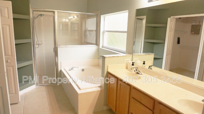Building Photo - 1521 Parkglen Cir