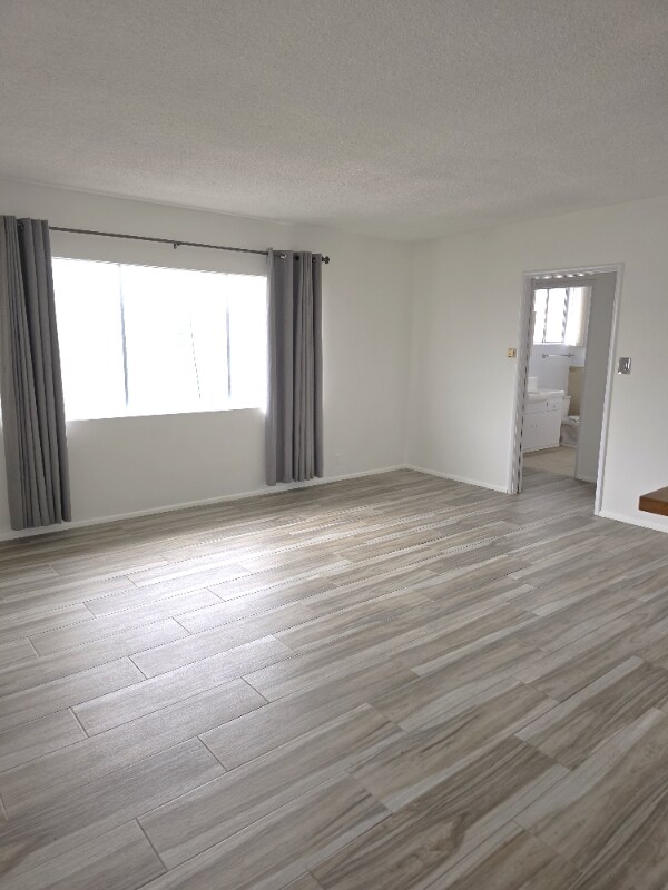 Building Photo - 1150 Manhattan Beach Blvd