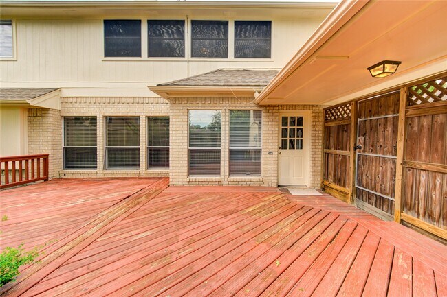 Building Photo - 14823 Atterbury Dr