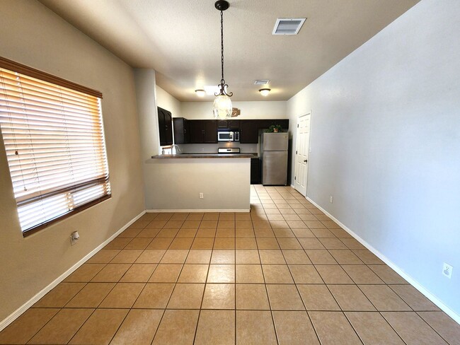 Building Photo - 5859 Habanero Dr