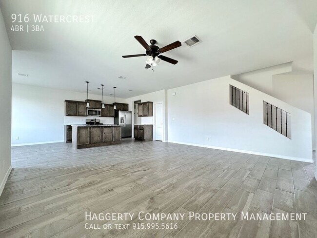Building Photo - 916 Watercrest-