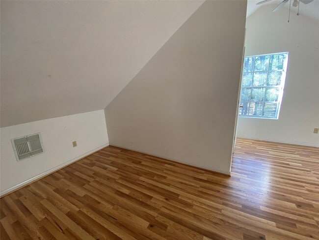 Building Photo - 24501 Pine Oaks Ct