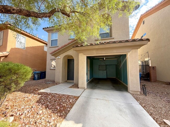 Building Photo - Great 3 bedroom home with open downstairs ...