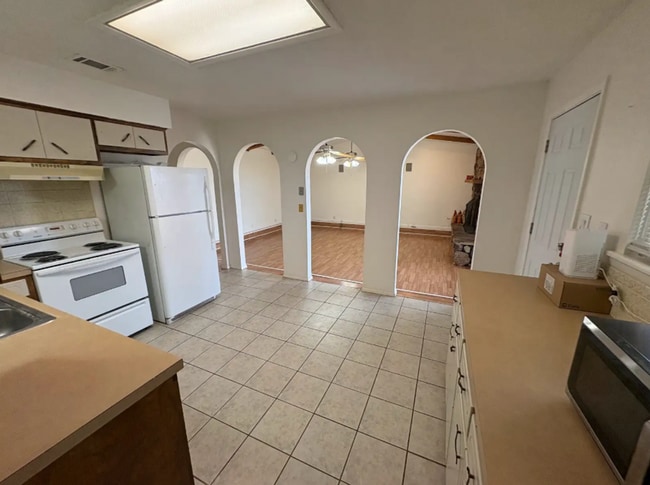Building Photo - 312 Woodson Way
