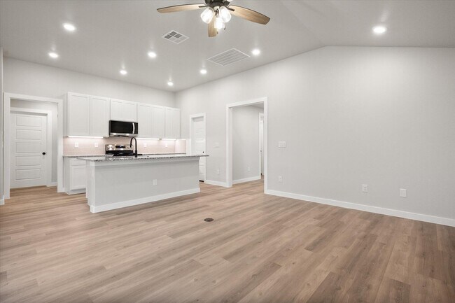 Building Photo - 1311 N Colton Ave
