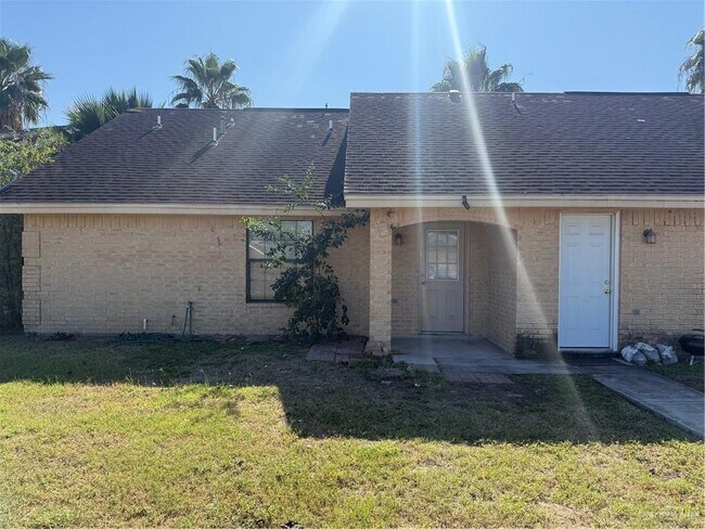 Building Photo - 18 Circle Dr