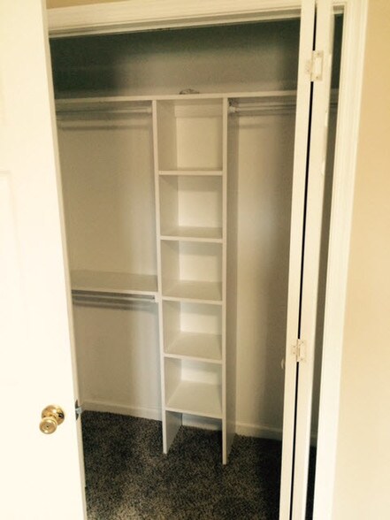 Building Photo - 122 E Moreland Ave