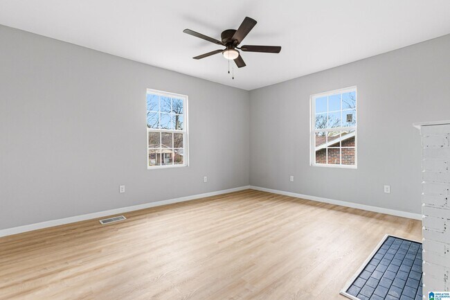 Building Photo - 1730 Damon St