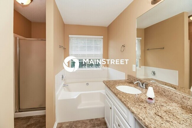 Building Photo - 4 Bedroom Pet-Friendly Home in Hampton, GA with Main Street Renewal