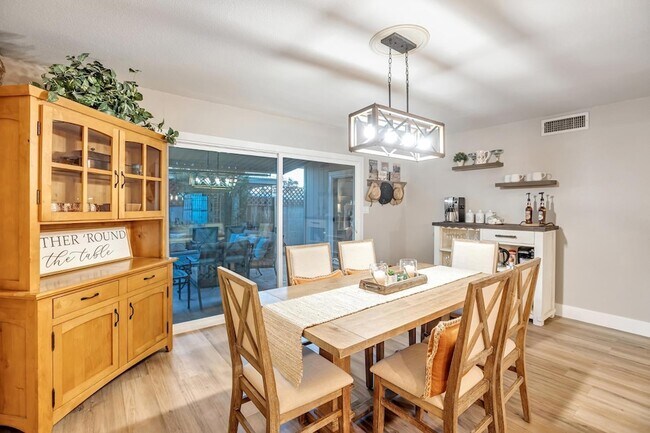 Building Photo - 5045 N 81st St