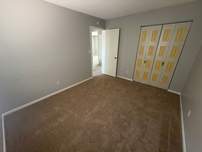 Building Photo - 4471 E Pikes Peak Ave