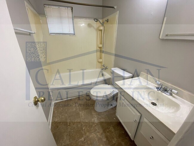 Building Photo - NLR 2 Bedroom Home