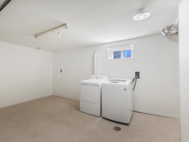 Building Photo - 1786 S 2100 E