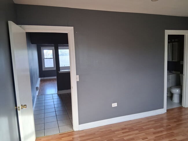 Building Photo - 10355 W Lyndale Ave