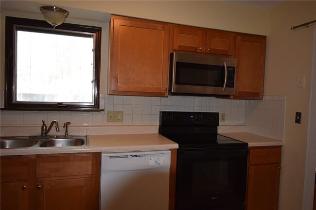 Building Photo - 3626 Blecha Rd