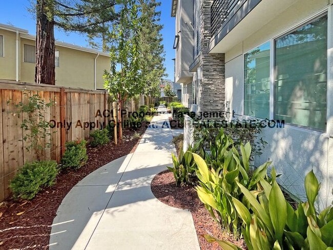 Building Photo - Modern 4-Bedroom Home with Solar, EV Charg...