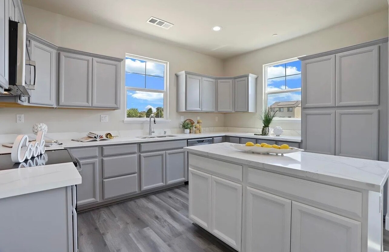 Building Photo - 1673 Bella Lago Dr