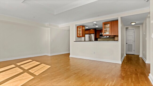 Building Photo - 225 Stanley Ave