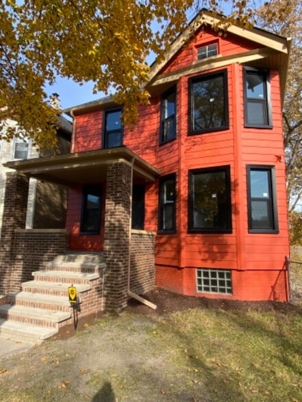 Primary Photo - 5390 Fischer St