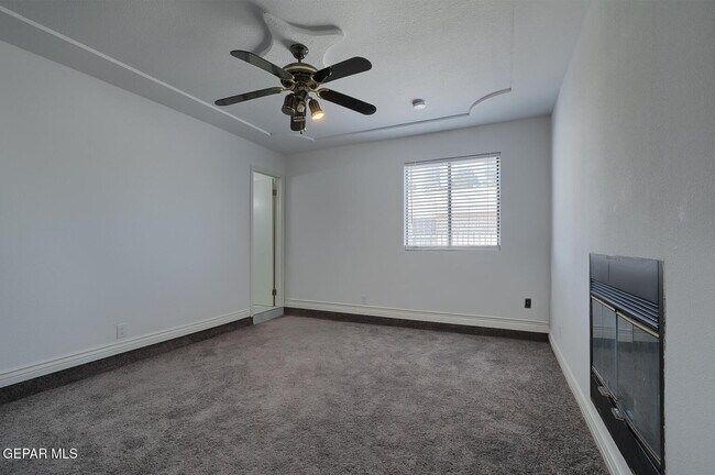 Building Photo - 9709 Vallarta Dr
