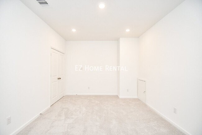 Building Photo - 5624 Forest Cove Drive