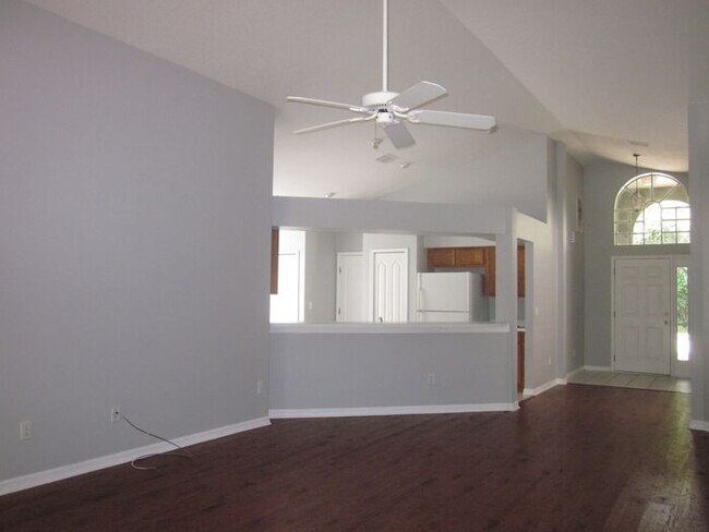 Building Photo - CHAPEL PINES