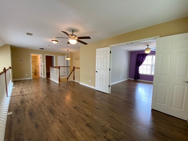 Building Photo - Townhome in a great location!
