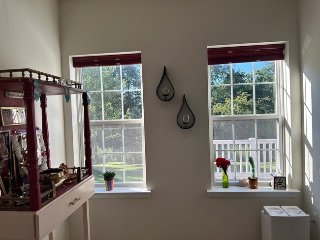 Building Photo - 72 Andrews Way