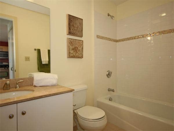 Building Photo - 68 Central Ave