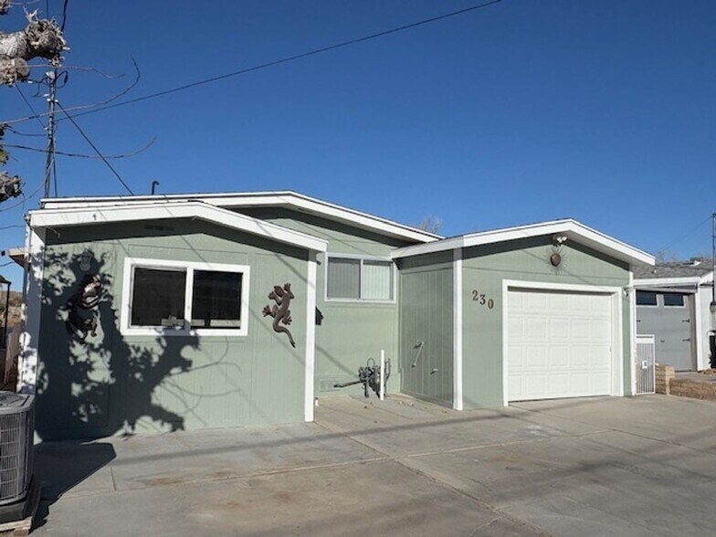 Primary Photo - 230 E Riverfront Dr