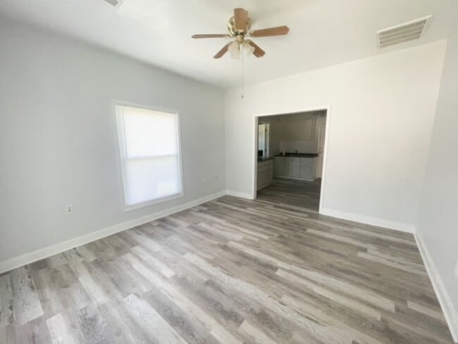 Building Photo - Italian Estates Property Management