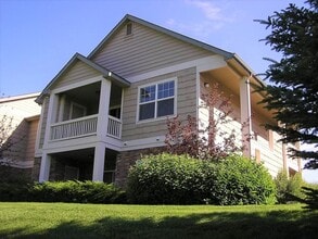 Building Photo - 5225 White Willow Dr