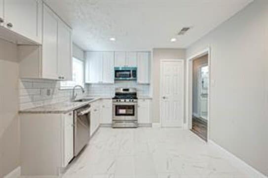 Building Photo - 6802 Glenray Dr