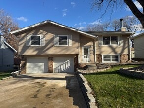 Building Photo - Move-In Ready 3-Bedroom Home in Prime La Vista Location!