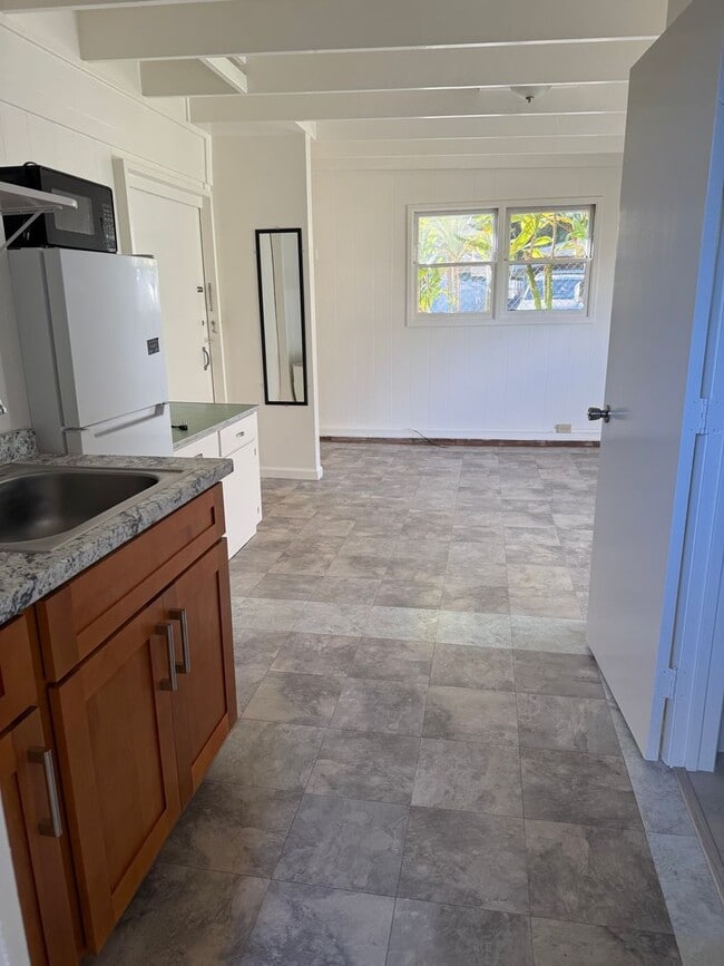 Building Photo - Available Private Detached Studio for Rent with 1 Assigned Carport Parking in Wahiawa