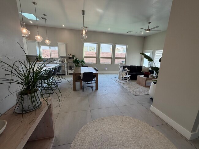 Building Photo - 7900 Tiburon Hills Drive NW