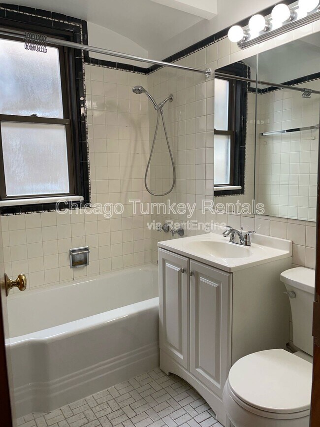 Building Photo - 1243 W 31st St