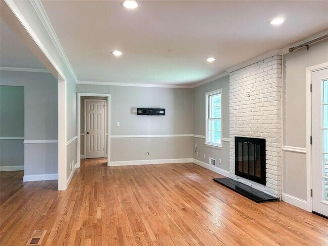 Building Photo - 2349 Academy Ct NE