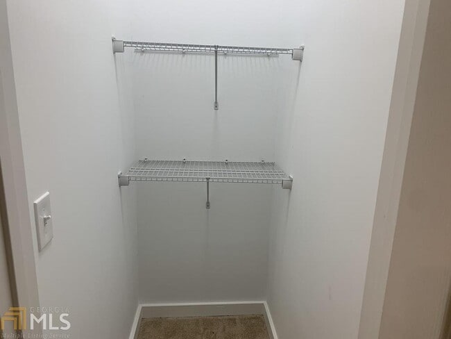 Building Photo - 6234 Collins St NE