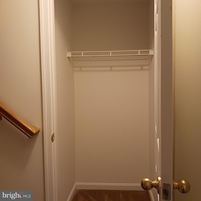 Building Photo - 2125 Hideaway Ct
