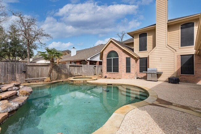 Building Photo - 3215 Canna Lily Ct