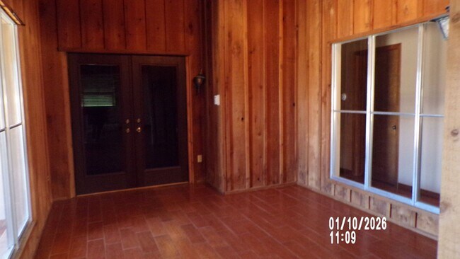 Building Photo - Fantasic Country Club West Home