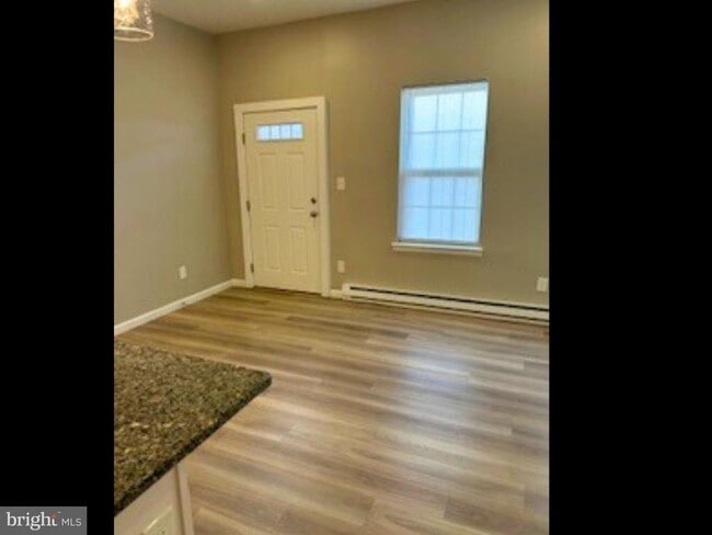 Building Photo - 187 Bridge St