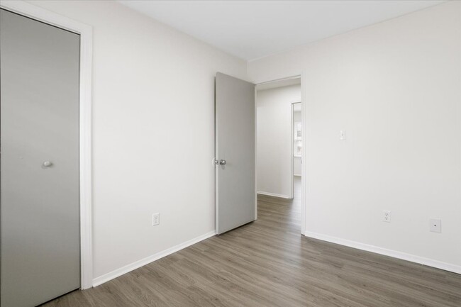 Room 2 (2) - Fairmeadow Townhomes