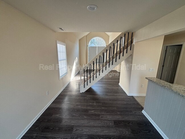 Building Photo - 459 Charter Oak Dr