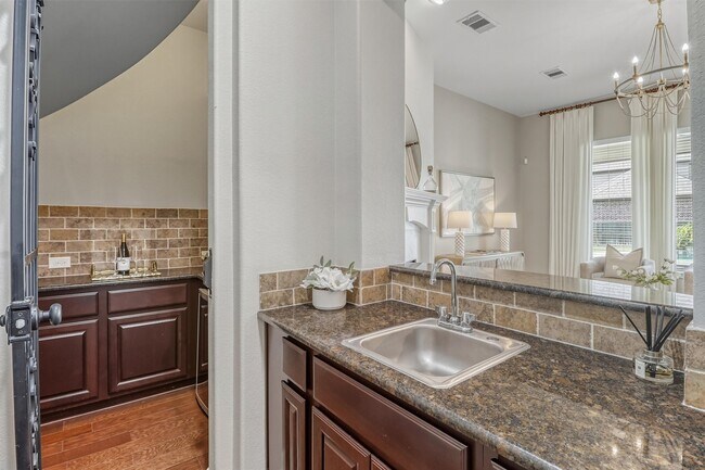 Building Photo - 18 Wyndehaven Lakes Drive