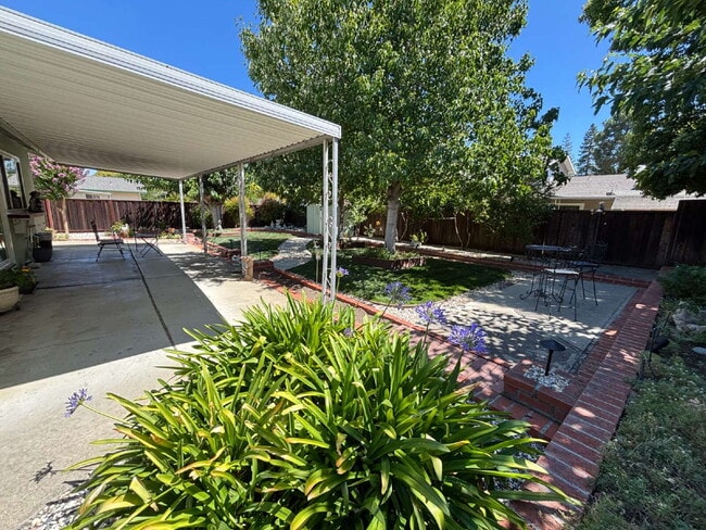 Building Photo - 475 Monti Cir