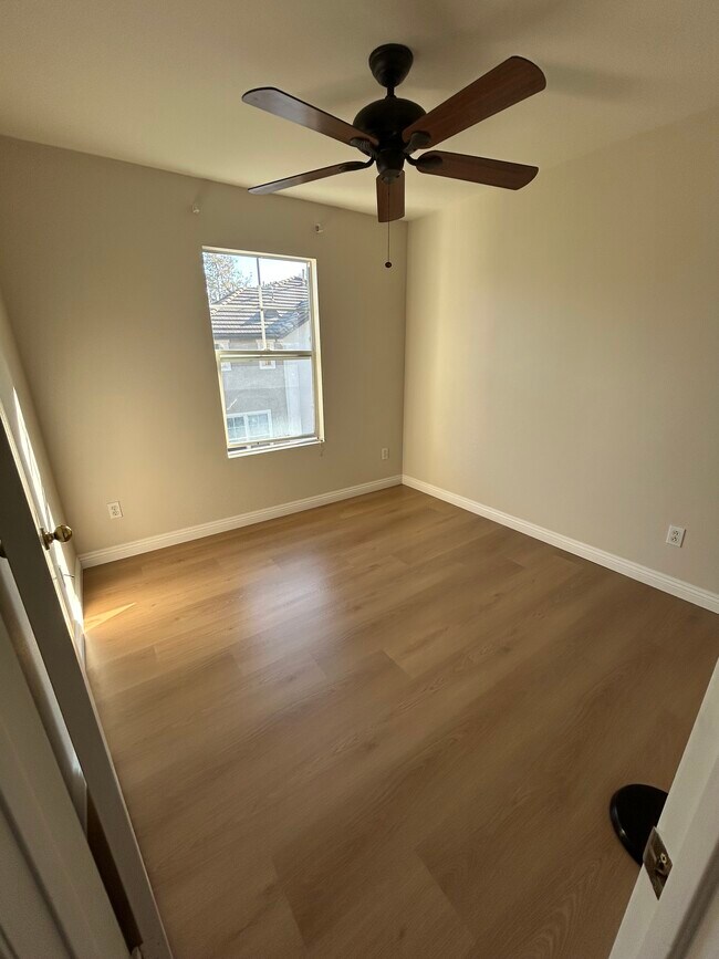 Building Photo - 45 Tulare Dr