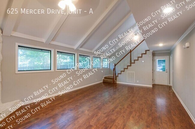 Building Photo - 625 Mercer Dr