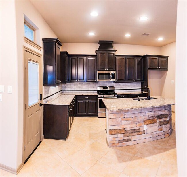 Building Photo - 211 Cheswood Forest Pl